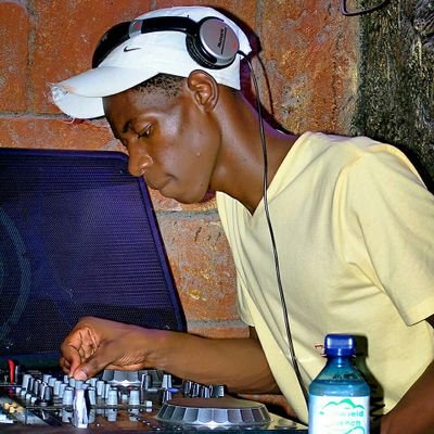 DJ • PRODUCER • PHOTOGRAPHER

Booking
+27 606 220 190
djreeca188@gmail.com