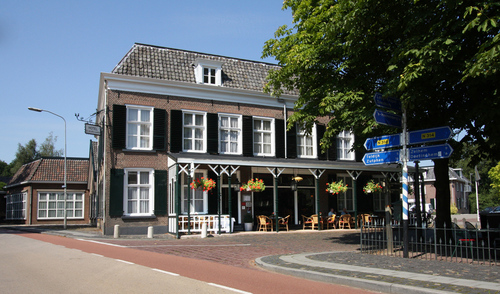 degoudenkarper's profile picture. Hotel cafe restaurant zalen De Gouden Karper , ook wel de Krent genoemd,in Hummelo is een van de oudste horecabedrijven van de Achterhoek.