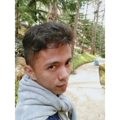 LuckyLascuna171's profile picture. 