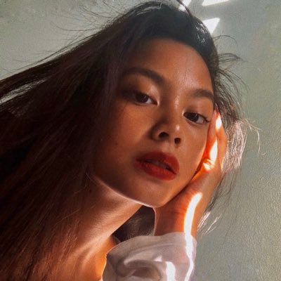 voguishdreams's profile picture. 𝐀𝐏𝐇𝐑𝐎𝐃𝐈𝐓𝐄. — Wing your eyeliner sharp enough to pierce right through the hearts of those who ever did you wrong.❜