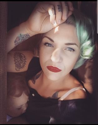 Professional Tattoo artist and Co-owner of The Mutiny Tattoo Company. Wife of the yummy @allan_out_law. I'm a huge lover of all things Vintage. 🍒🍒🍒