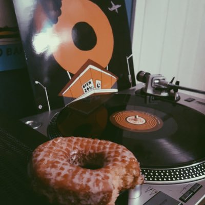 Live music & Donuts 🍩