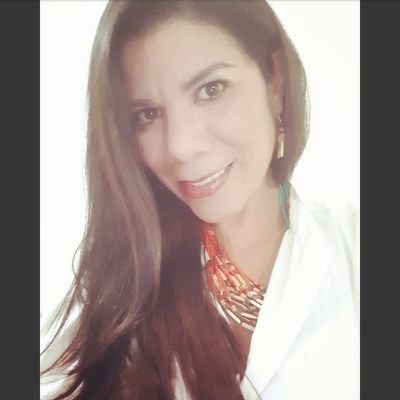 Hija de Hernán Leiva, Elis García y Venezuela🇻🇪.
Siempre en Gerundio.