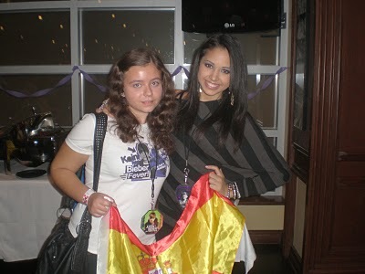 We are the spanish fansite of Jasmine Villegas! I met Jasmine on Toronto, November 23rd! She is awesome!