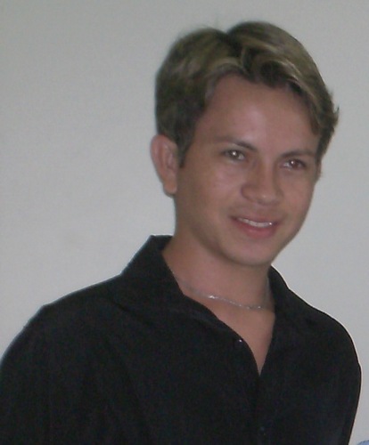 Aquele que apesar dos pesares, luta pelo melhor, em busca do que lhe faz bem e vive com a intensidade que pode o hoje, sou eu.
