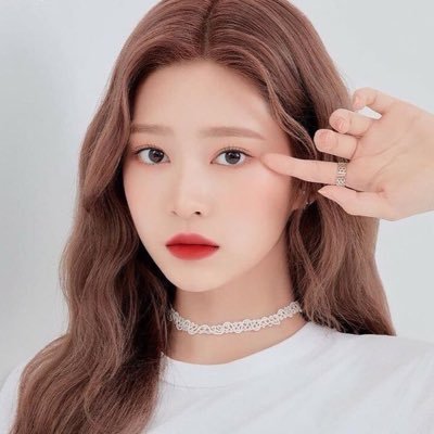 ♡ ┊( Rolepayer of #김민주 ) 7 / 12 of 𝒓𝒐𝒔𝒆 𝒑𝒆𝒕𝒂𝒍𝒔. Currently working as an angel in 𝐈𝐙*𝐎𝐍𝐄 named 𝗞𝗶𝗺 𝗠𝗶𝗻𝗷𝗼𝗼. ₊˚.✧ #wepros - stradia.