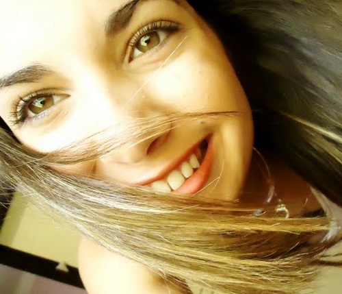 Eu quero mais é ser feliz e viver a minha vida. Não busco príncipes encantados nem fadas madrinhas, corro atrás do que quero!
