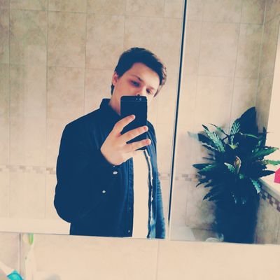 Full-Time student of Politics/International Relations, #1 John Mayer Enthusiast, MMA Nut