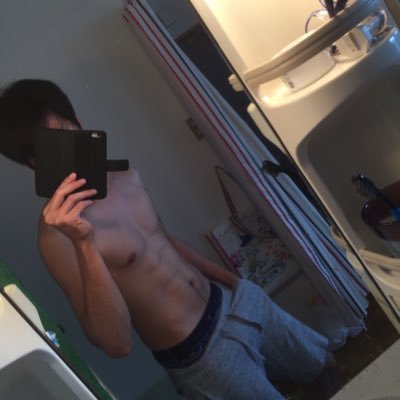 sweenee0529's profile picture. 資産4000万→詐欺→491万の負債→残あと220万→不安障害克服→2025から間違いなく上がっていく38歳。今年よりハードワークでいく。。。そして結婚したい。