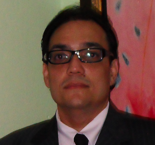 Católico, Abogado, Emprendedor, Soñador y Librepensador. Caballero andante de blanca luna; ¡Justicia, amor y educación!; ¡Viva Cristo Rey!