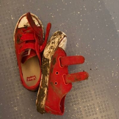 MaNDZaRSoa's profile picture. Mes tweets n'engagent qu’à ceux qui n’y croient pas #TeamOM