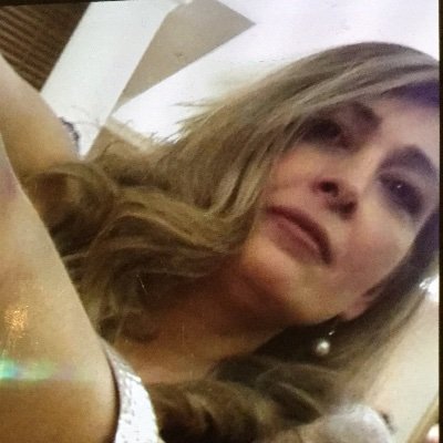 Ich kenne nichts ärmeres als euch Götter! Ihr nähret kümmerlich von Opfersteuern EureMajestät!
برای طناب دارشان دنبال گردن می گردند
...
زن، زندگی، آزادی