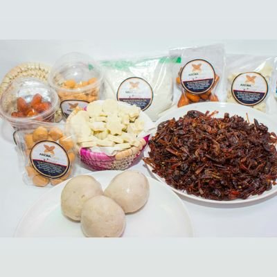Your favorite northern treats vendor. Follow us on IG @arewatreats_ 📞08126454944 for enquires and delivery. Opening hours 9am-5pm