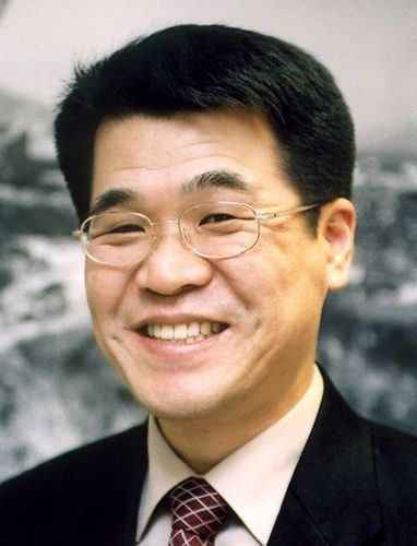 경희의료원 QI&CS팀장, 법학박사(보건의료법,사이버법 전공), 경희대법학연구소/의료산업연구원 객원연구원, 서울사이버대 보건행정학과 강사.