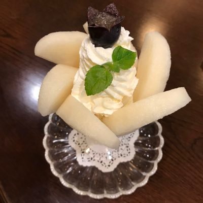 パフェ、パンケーキ、フルーツサンド、生クリーム が大好きです。