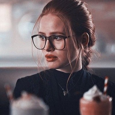 odelles_'s profile picture. xvii. she/her. fangirl. nerd. bi. ace. author. big dumb.