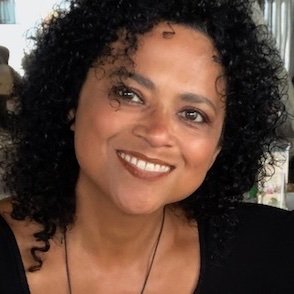 JolyPicauly's profile picture. Ik help ondernemers, coaches, trainers en leiders in hun kracht te staan, zelfverzekerd en vindingrijk te zijn voor betere resultaten, impact en voldoening.