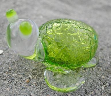 ゴールデン１６２０番
琉球ガラス工房海風と 青い風を経営しています。好きなのはジョギングと温泉。ＯＫＩＮＡＷＡマラソン完走を目指してます。泡盛と日本酒が好きです。