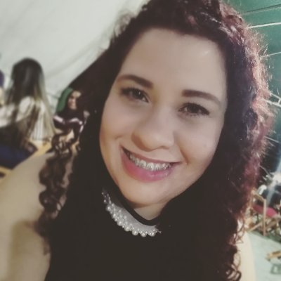 Natalense, 31 anos, Bacharel em Serviço Social