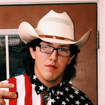 CarsonONeil3's profile picture. 🏀🏈
SC- caroneil_02