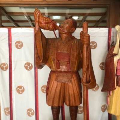 7b409XBbMfDkwTc's profile picture. 人生後半の課題に、固まってフリーズ中。人生を微分ではなく、積分で語りたい。介護福祉士。ケアマネはあるが、未更新。実存主義の人のようにタートルネックのセーターが似合うようになりたい。