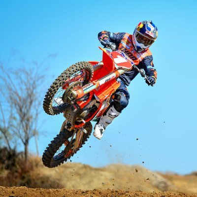 TomooOfficial's profile picture. Dream Believe Achieve.