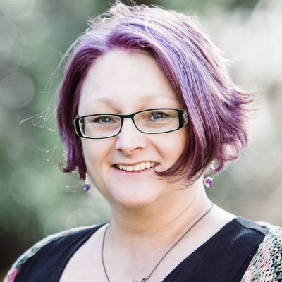Lisa Thompson, Midwife, IBCLC & Women's Coach. KGHypnobirthing classes, infant feeding support, birth trauma support. Coaching with One of Many tools.