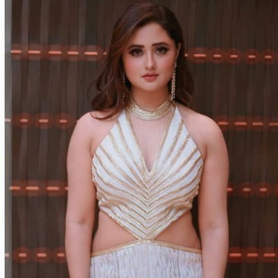 Crazy fan of Rashami Desai 💕💕💕
Support her in #BiggBoss13 
Romanian fan 🇷🇴