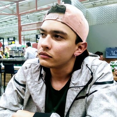 iJulSnow's profile picture. Músico. Valar Morghulis. Pensar Es Gratis.