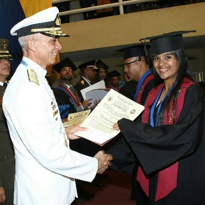 EmilisArias's profile picture. No busques El Momento Perfecto, solo Busca El Momento y Hazlo Perfecto.!