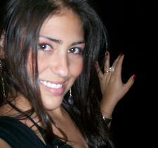 Tenho 20 anos,sou casada e professora em busca constant d conhecimento!Adoro ler!Levo a vida bem light!pq bom é rir da vda!kkk