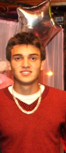 Quem se define, se limita..