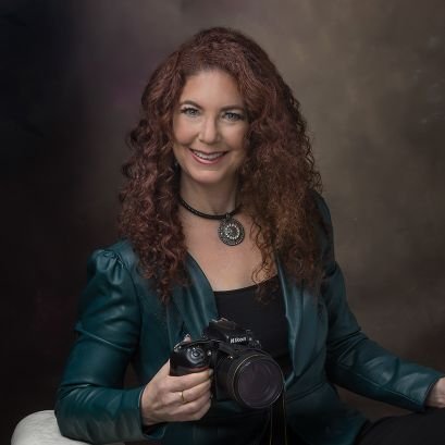 3 Chicks That Click Photography - Creating professional headshots and branding images that benefit your business!