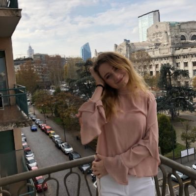 diananoveanu's profile picture. techie; into modern art and books