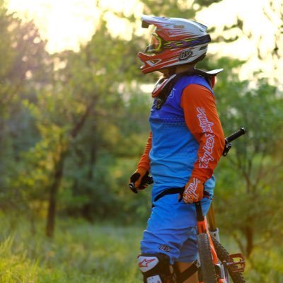 Aaron_Bao1's profile picture. 热爱速降