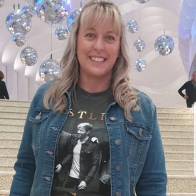 Huge westlife fan. Trying to get help from fellow fans so I can help my mum have her bucket list wish. she has a life limiting illness . please follow me !
