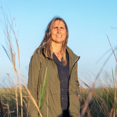 Bióloga, ambientalista y directora ejecutiva de @Rewildingarg. Trabajando para revertir la crisis de extinción de especies a través del Rewilding.