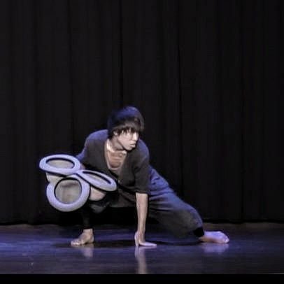ヤハタユウシ ハットジャグリングが得意 ジャグリングに関する出演/企画/審査/裏方/教室/指導/等々… 東京都在住 お問い合わせ→DM or yushiyahata@gmail.com