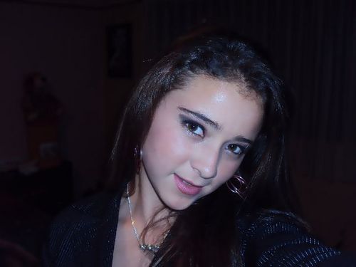 Soy una chica q disfruta la vida al maximo y aprovecha el tiempo de la mejor manera!! Amo mi vida!!