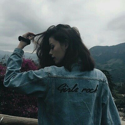 simplenotes__'s profile picture. Don't think too hard, just have fun with it