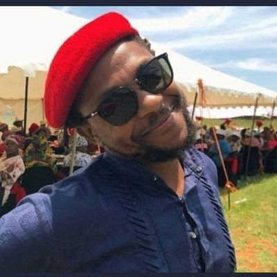 Wassup evrybody I made a fanpage for the most sexiest politician in Mzansi (quite possibly in the world). He is the People's Bae. He is Dr Mbuyiseni Ndlozi