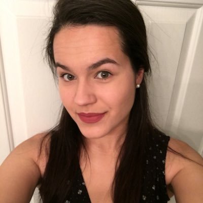 sofReads's profile picture. booktuber 📚, cat mom 🐈, host of the @tleavesbookclub (she/her)