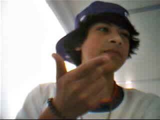 Eu sou Carioca mas moro em São Paulo capital tenho 13 anos, e gosto de sair com os amigos. Hugo_lopeesp@hotmail.com Meu msn se quiser conversar add lá (:
