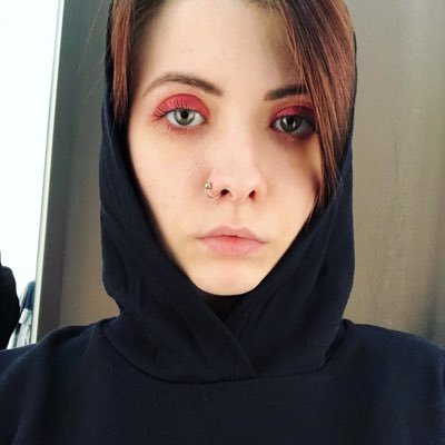 neversmilee's profile picture. 💔