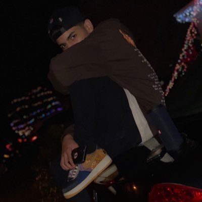 zayy_bandz's profile picture. Bottled Emotions🤐