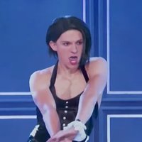 Tom performing Umbrella (@umbrellatomh) 's Twitter Profile Photo