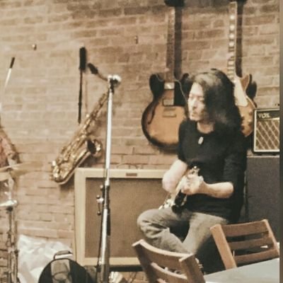 大阪のギター屋妖怪guitarraのフクナガのバンドアカウント。Piacesというバンドでライブイベントを大阪•日本橋のカフェバーGalleryにて時々開催。気軽に飲みながら格好いい音楽を楽しめる大人の遊び場を目指しています。ぜひ遊びに来てください!