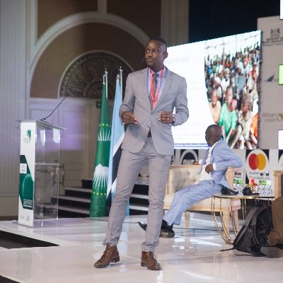 Lemzosarr's profile picture. 