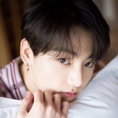 I purple 방탄소년단💜✨🔎ARMY🔍✨ グク溺愛ペンヤンコチ推し💜自分の年齢を気にしてFC入らず耐え忍んでたけど我慢の限界に達して2017年無事FC入りしたオトナARMY✌️バンタンは誰のものでも無い、世界の宝、それがバンタン⟭⟬✨空白期にちょっと足を浸してみたセブチ沼に2本目の足がズブズブ…危険⚠️
