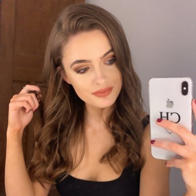 Instagram - ChloeeHarrisonn